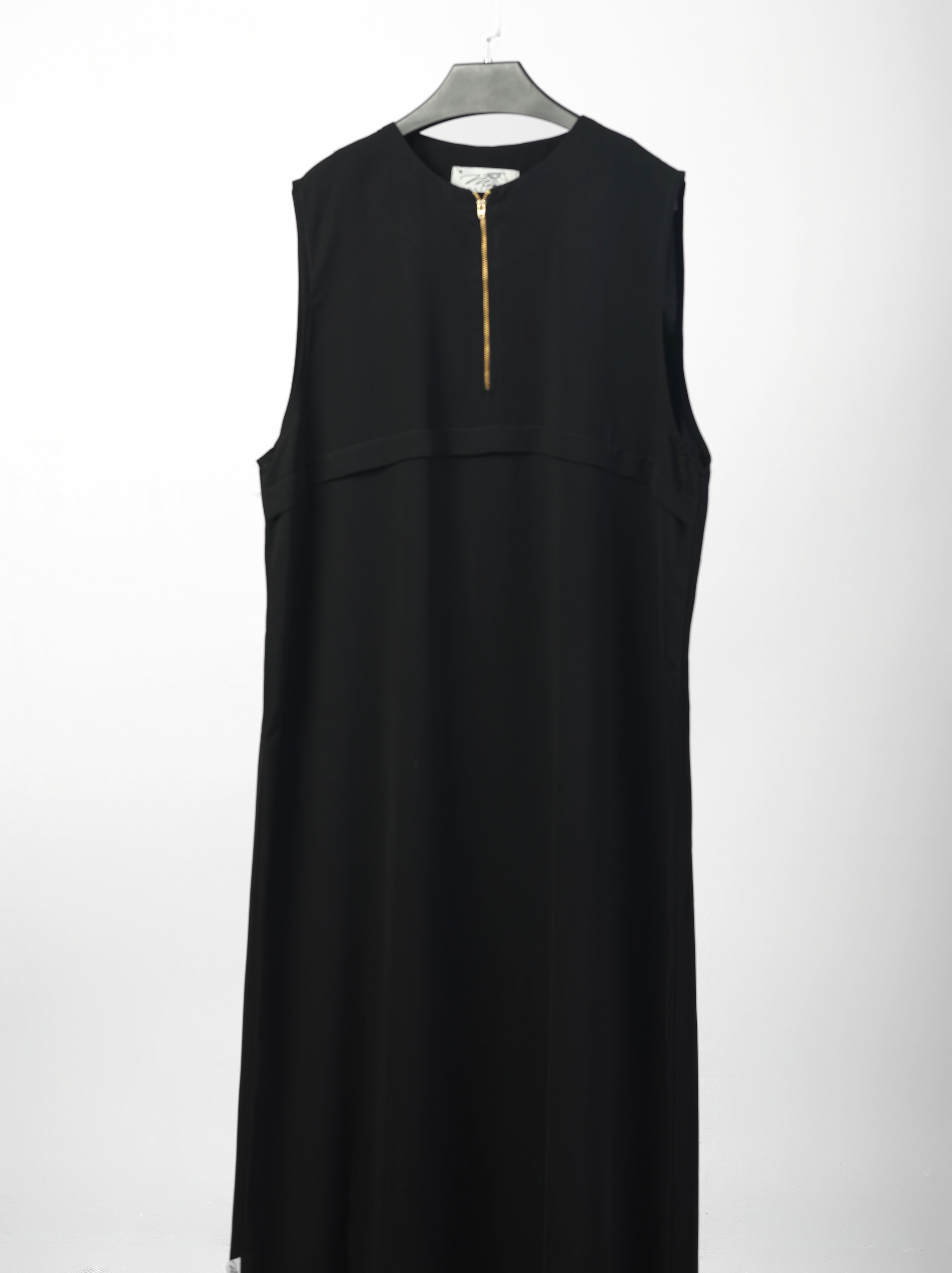 Black Basic Sleeveless Dress
