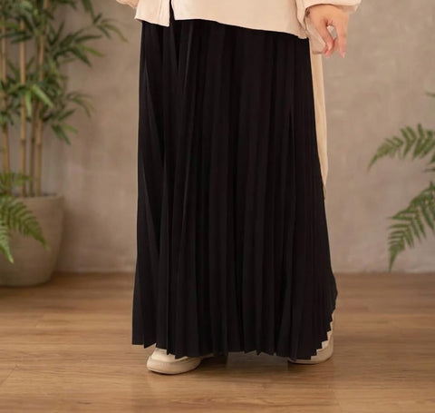 Black Coluche Pleated Skirt